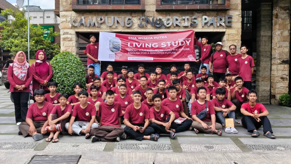 English Camp - SMA WIJAYA PUTRA